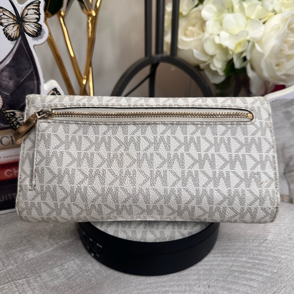 Michael Kors Gray Long Wallet EUC - Picture 2 of 9